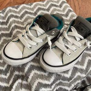 Converse 11c gently used